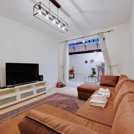 Chic - 2br-6p - Center Of Apartment *