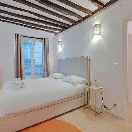 Chic - 2br-6p - Center Of Apartment *